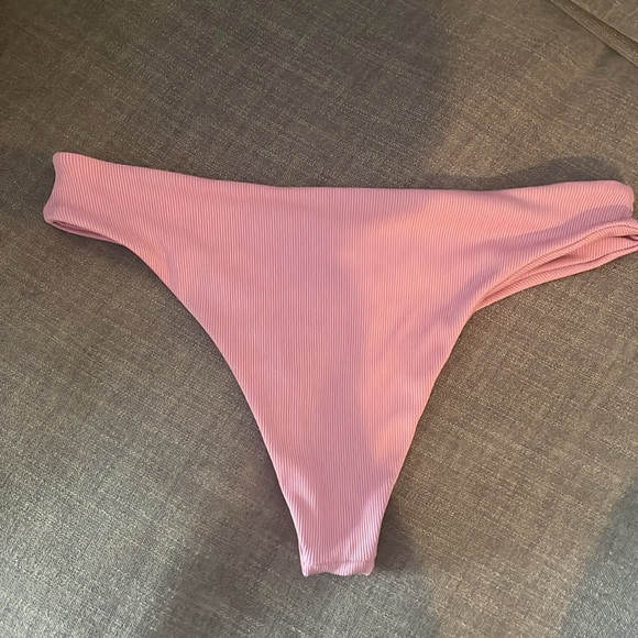 SHEIN Ribbed cheeky bottoms - Picture 4 of 4